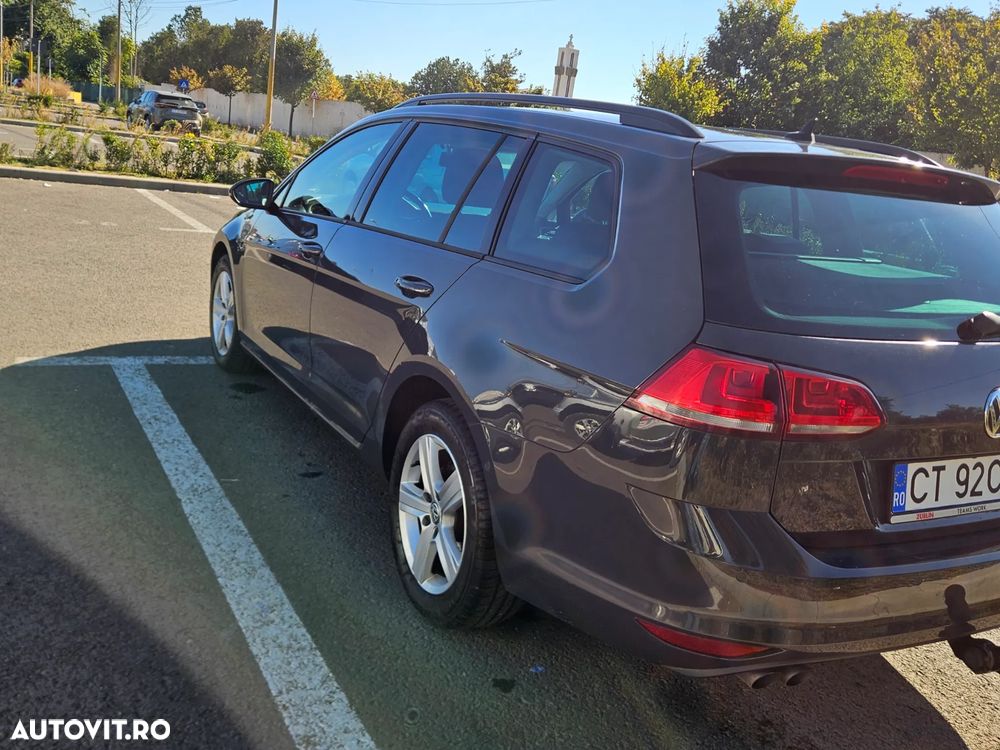 Volkswagen Golf - 6