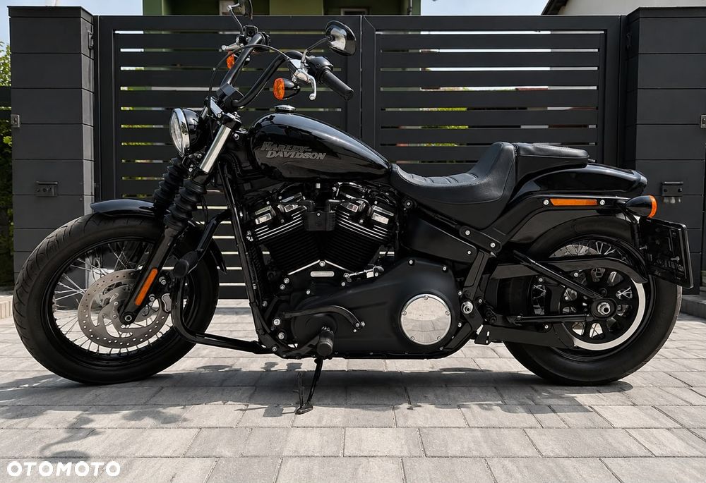 Harley-Davidson Dyna Street Bob - 5