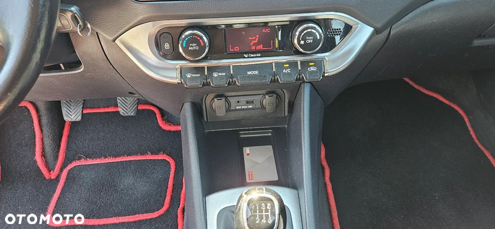 Kia Rio 1.4 CRDI Fifa World Cup Edition - 6