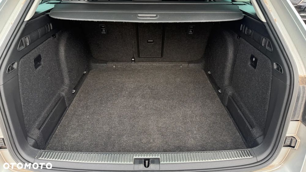 Skoda Superb 2.0 TDI Ambition DSG - 26