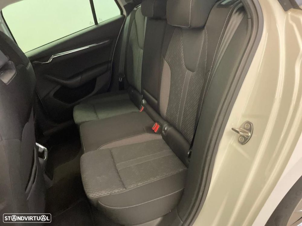 Skoda Octavia Break 2.0 TDI DSG First Edition - 5