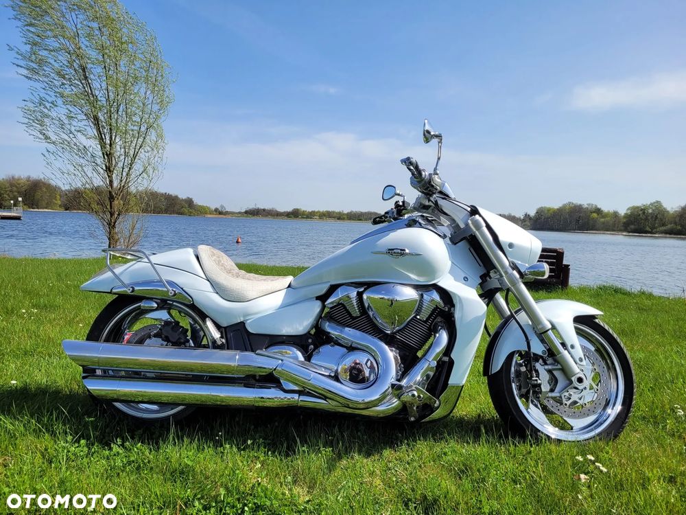 Suzuki Intruder - 1