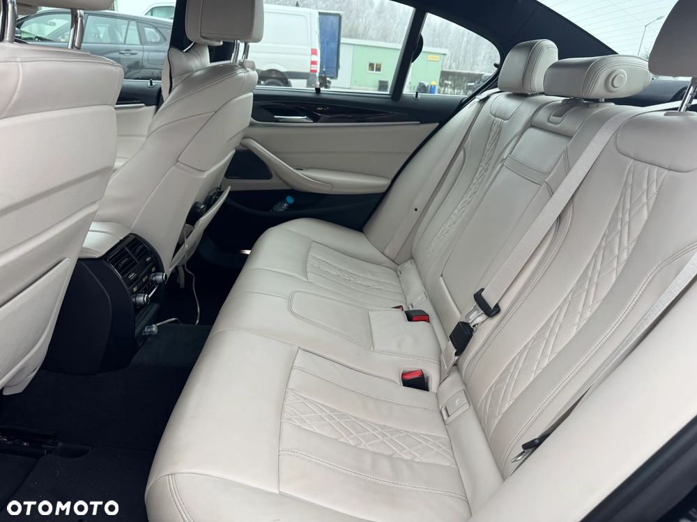 BMW Seria 5 540i GPF xDrive Luxury Line - 16