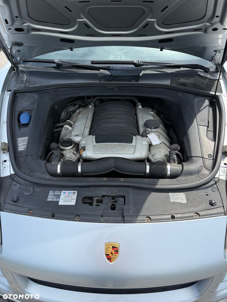 Porsche Cayenne - 26