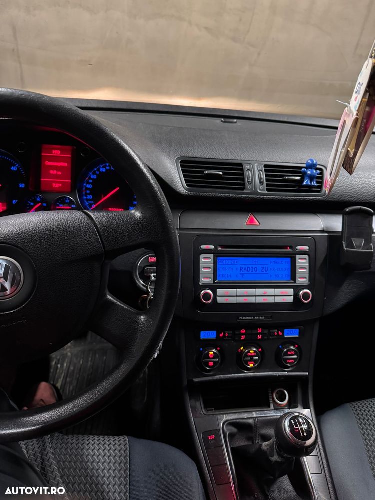 Volkswagen Passat 2.0 TDI Comfortline - 7