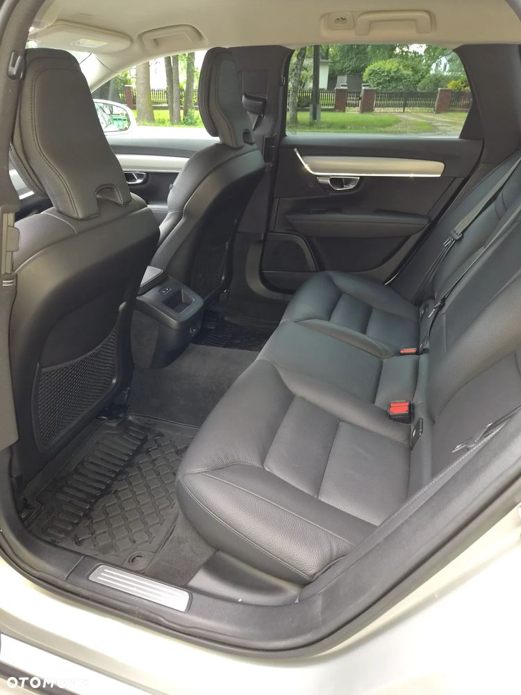 Volvo V90 B4 D AWD Momentum Pro - 11