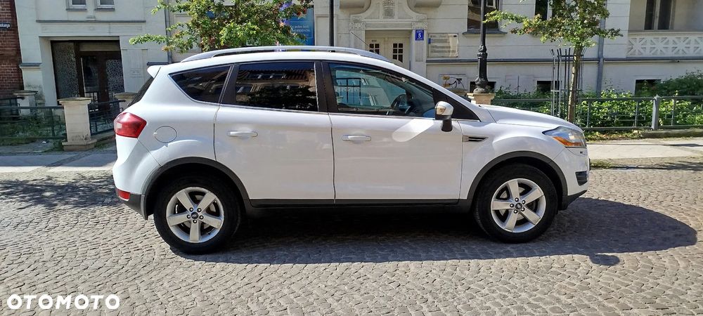 Ford Kuga - 11