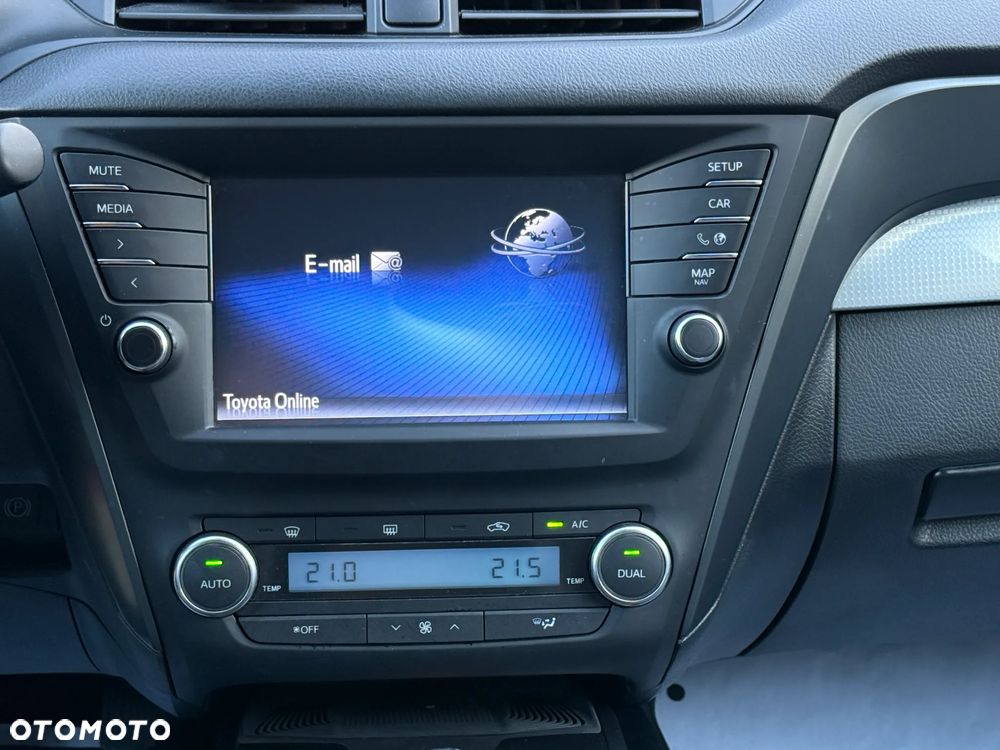 Toyota Avensis 2.0 D-4D Premium - 12