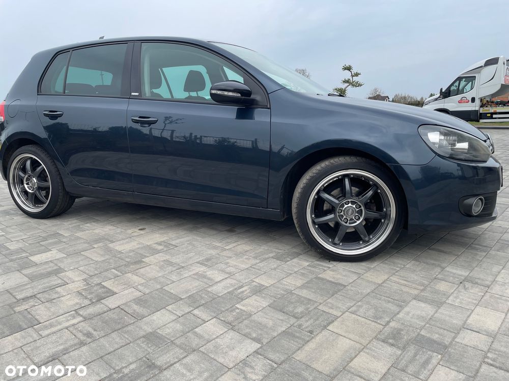 Volkswagen Golf 1.6 TDI DPF Highline - 13