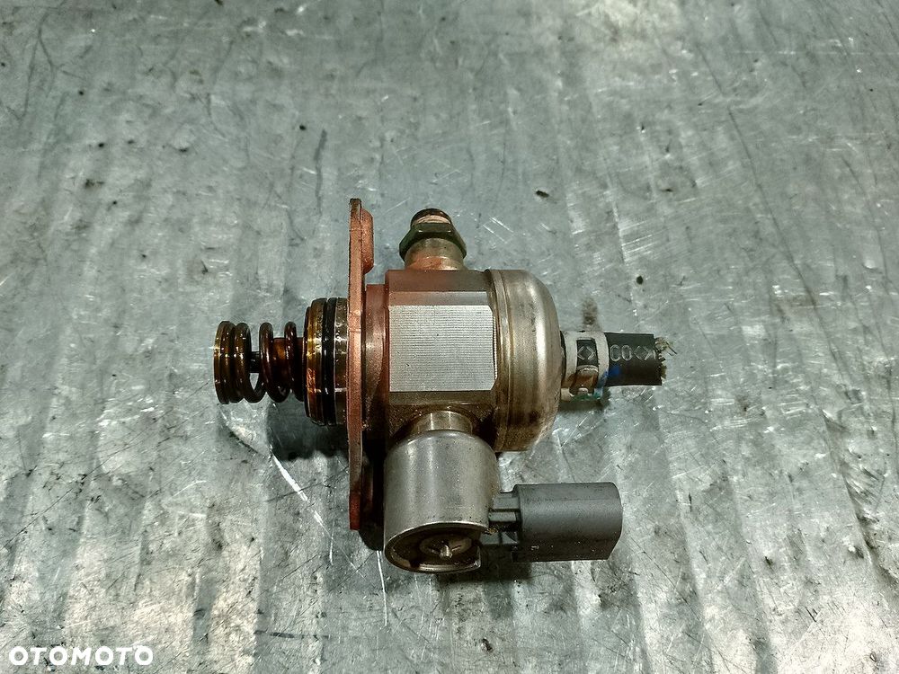 POMPA WYSOKIEGO CIŚNIENIA VW PASSAT B6 06F127025M  0261520070 1.8 TSI - 1