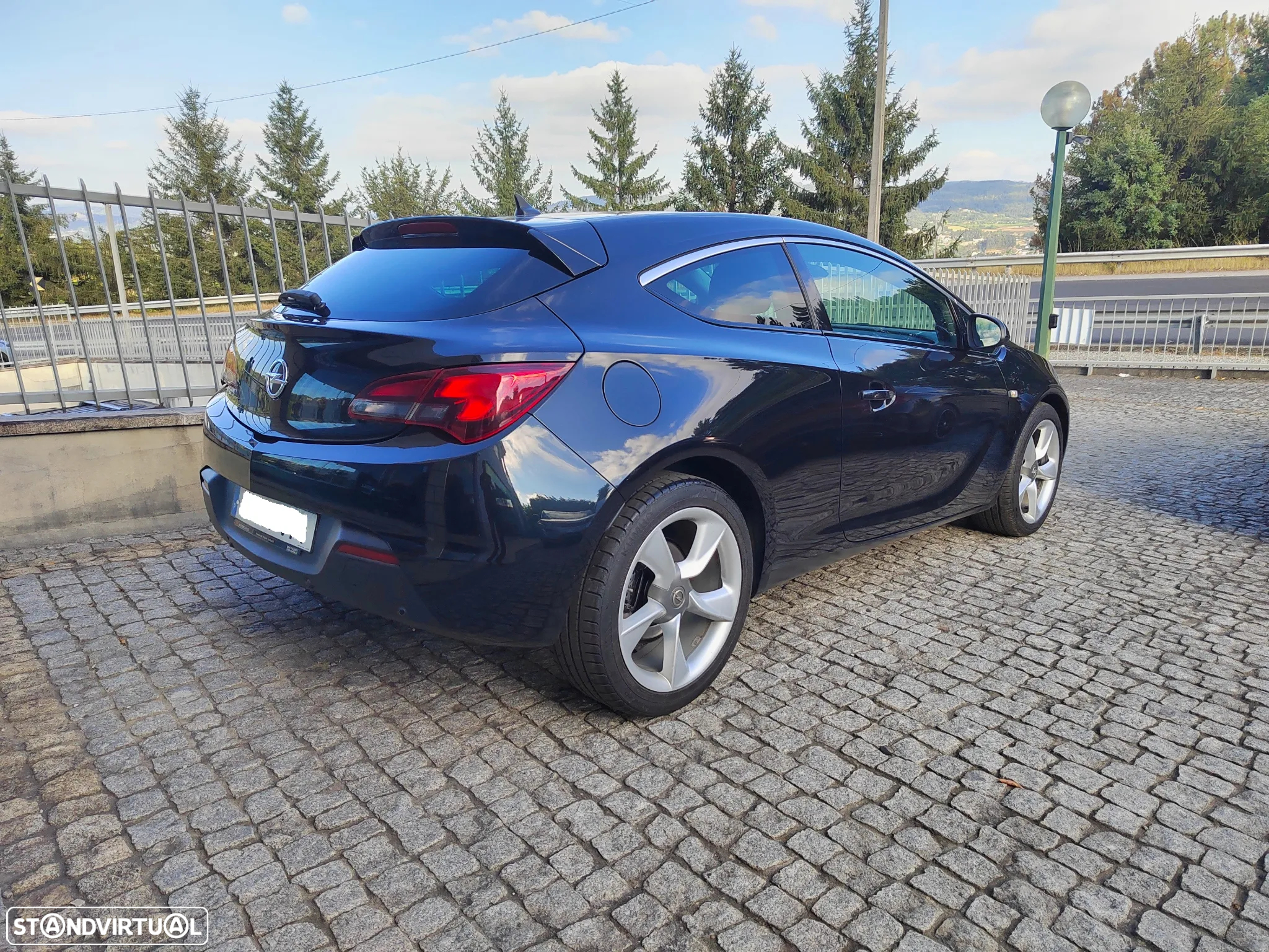 Opel Astra GTC 1.6 CDTi S/S - 3