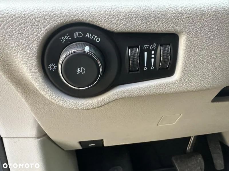 Chrysler Pacifica - 22