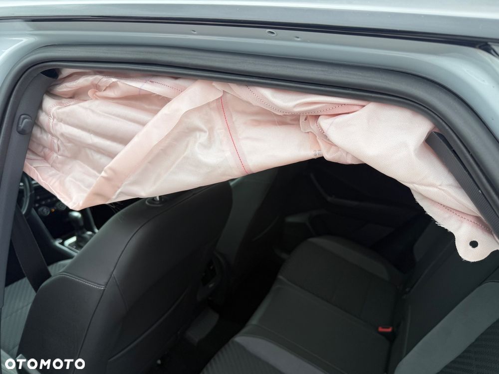 Volkswagen T-Roc 1.5 TSI OPF DSG R-Line - 28