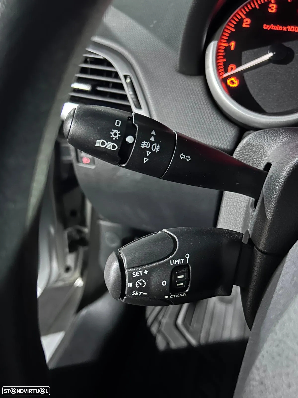 Peugeot 207 1.4 16V Trendy - 6