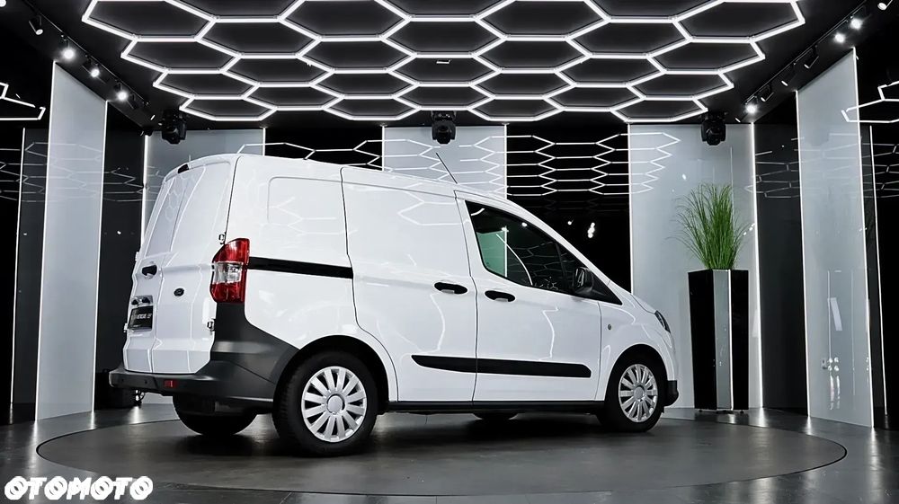 Ford Transit Courier - 7