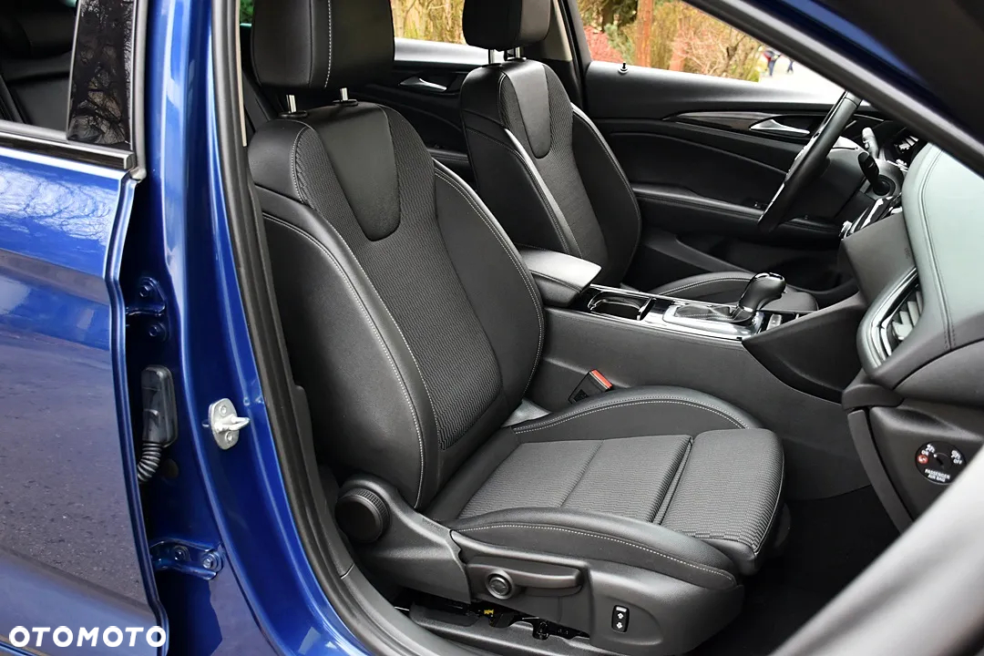 Opel Insignia 2.0 CDTI Business Elegance S&S - 32