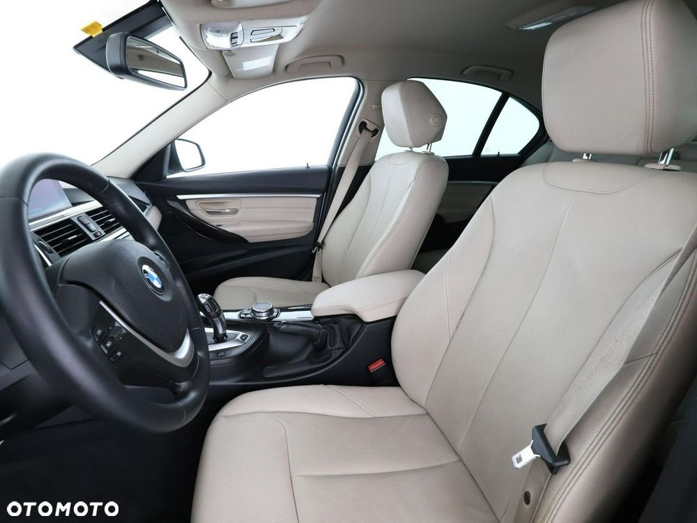 BMW Seria 3 330e iPerformance Luxury Line - 14