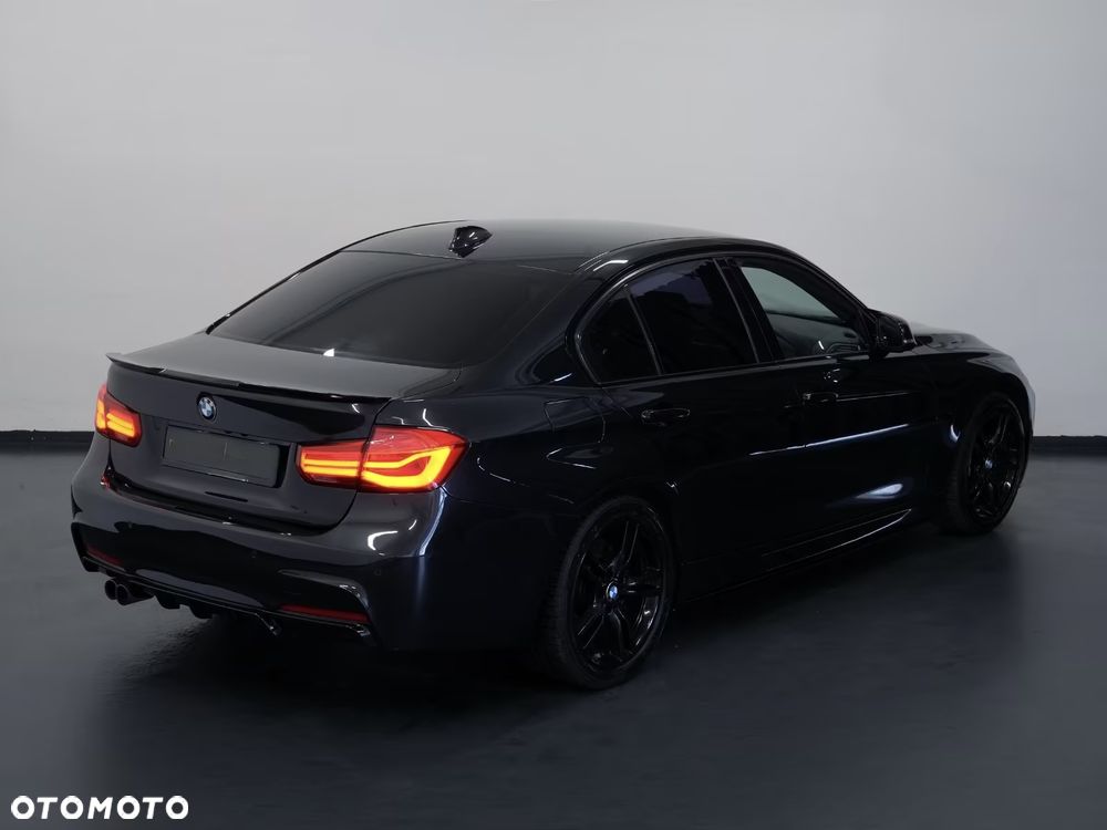 BMW Seria 3 330i M Sport Sport - 13
