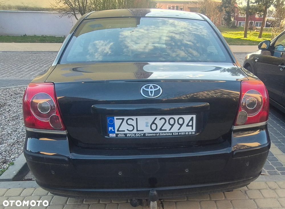 Toyota Avensis - 4