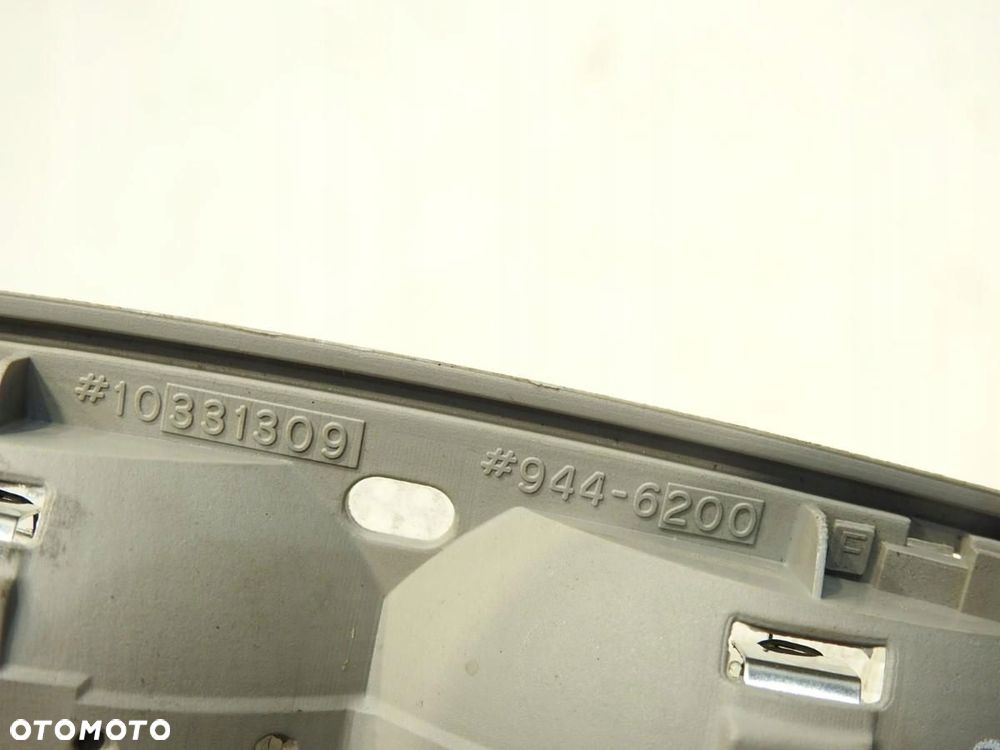 LAMPKA OŚWIETLENIE WNĘTRZA TYŁ CHEVROLET UPLANDER 10331309 - 5