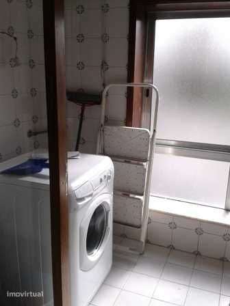 T3 Antas / Avenida Fernão Magalhaes - Equipado - Garagem - Grande imagem: 3/12
