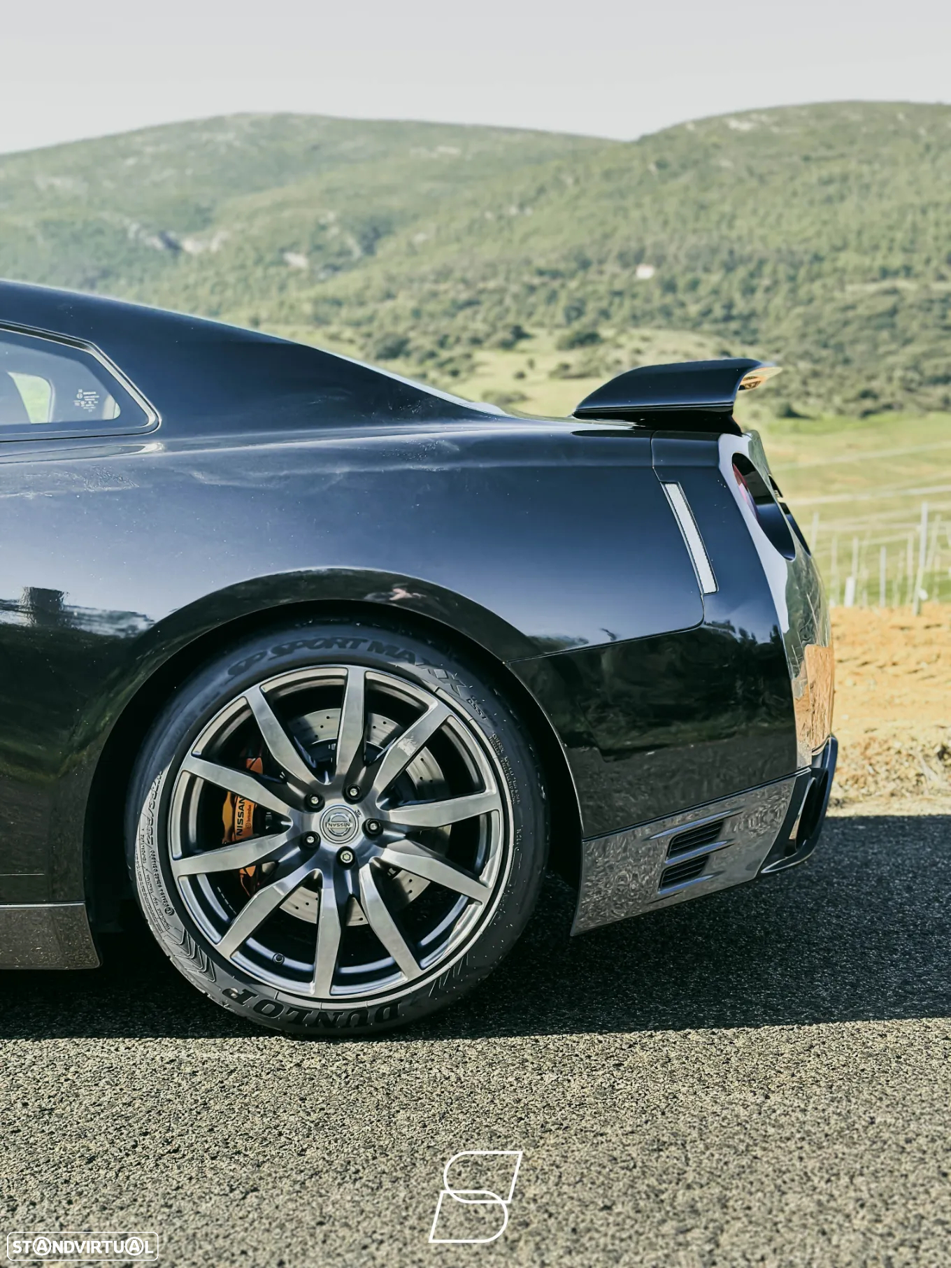 Nissan GT-R Black Edition - 4