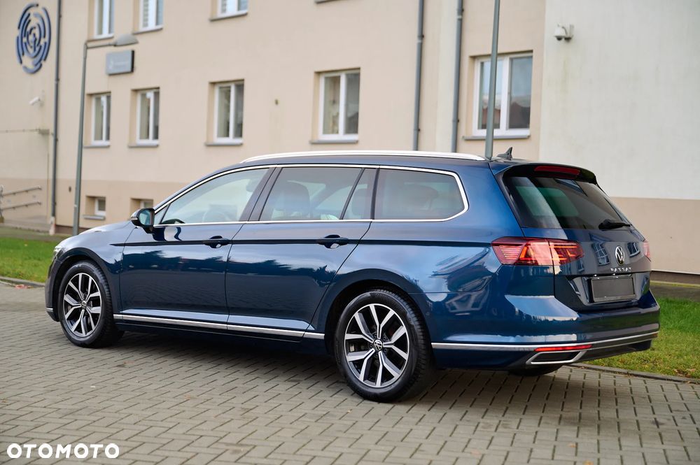 Volkswagen Passat - 12