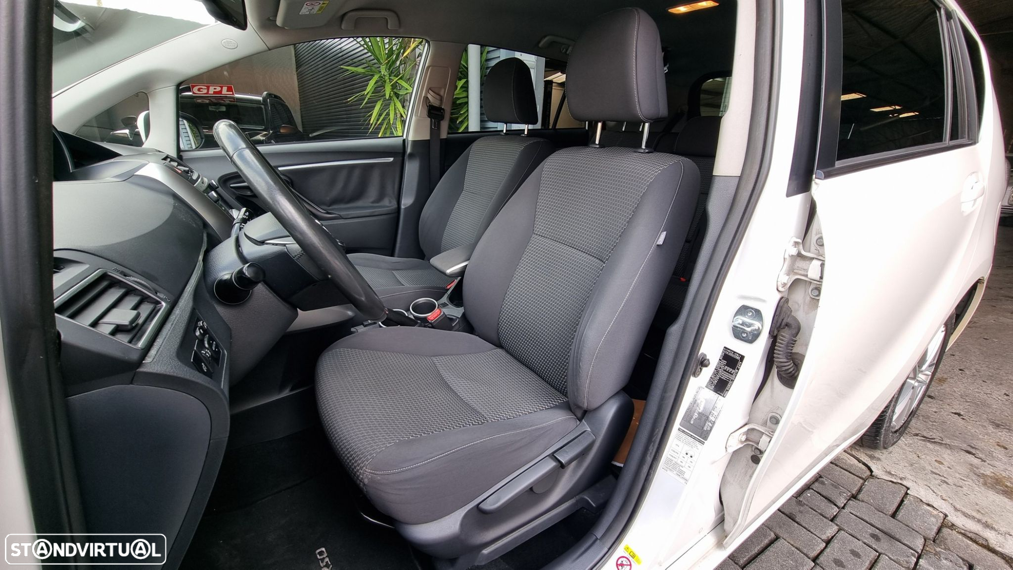 Toyota Verso 1.6 D-4D Comfort - 3