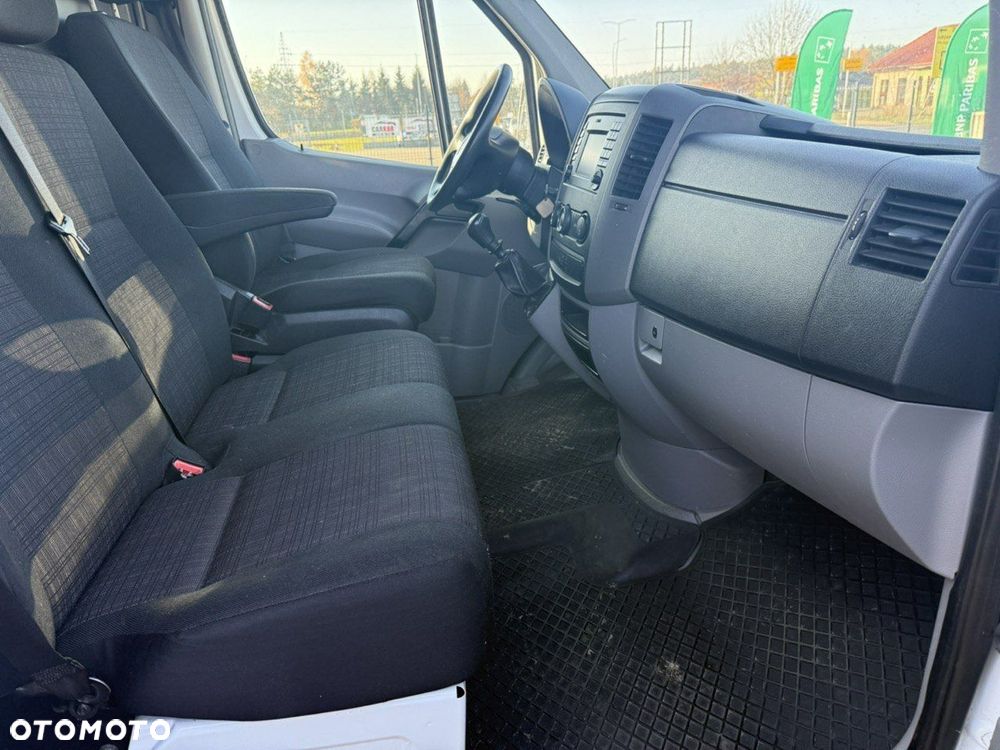 Mercedes-Benz Sprinter - 11
