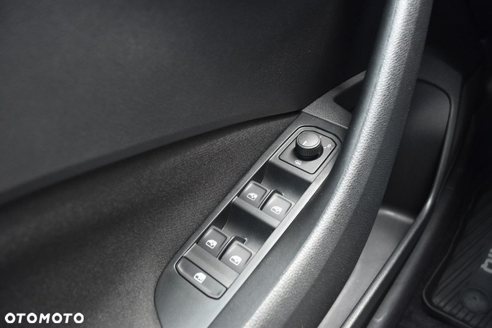 Skoda Kamiq 1.0 TSI Selection DSG - 25