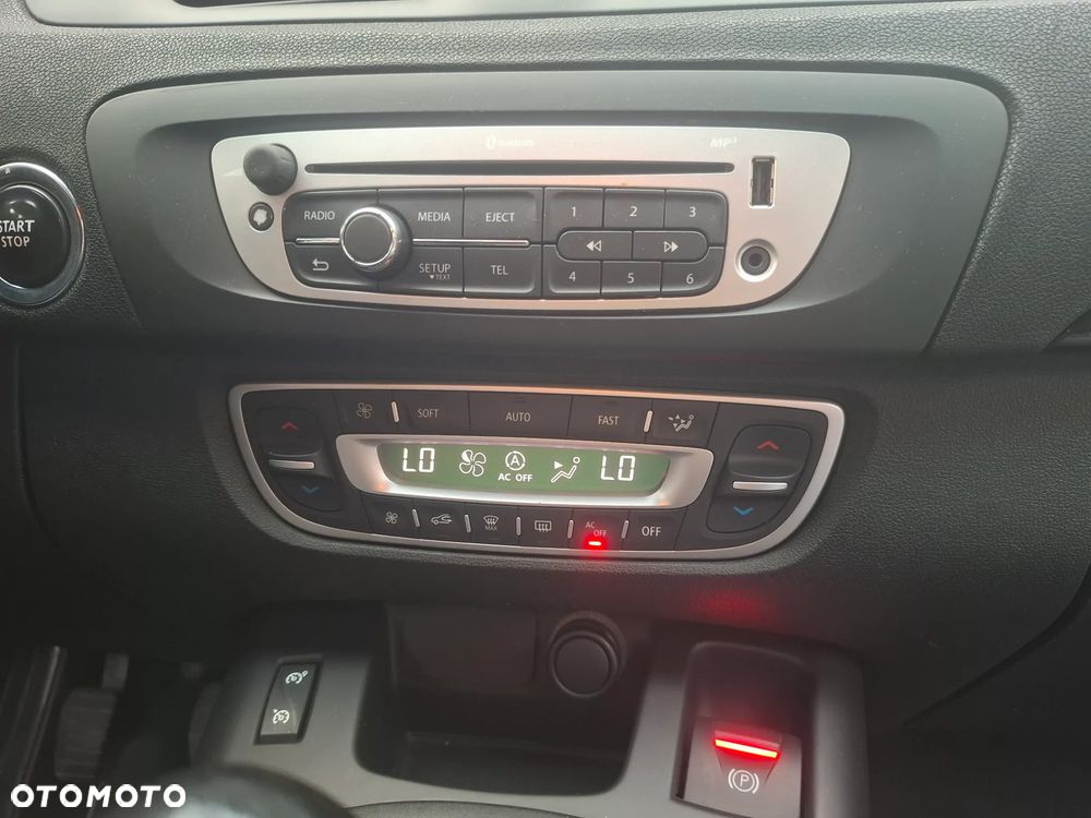 Renault Scenic ENERGY TCe 115 Bose Edition - 12