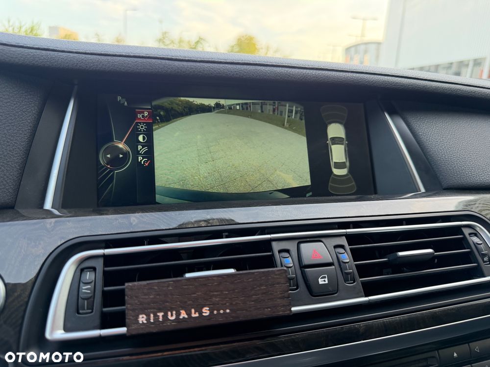 BMW Seria 7 730d xDrive - 33