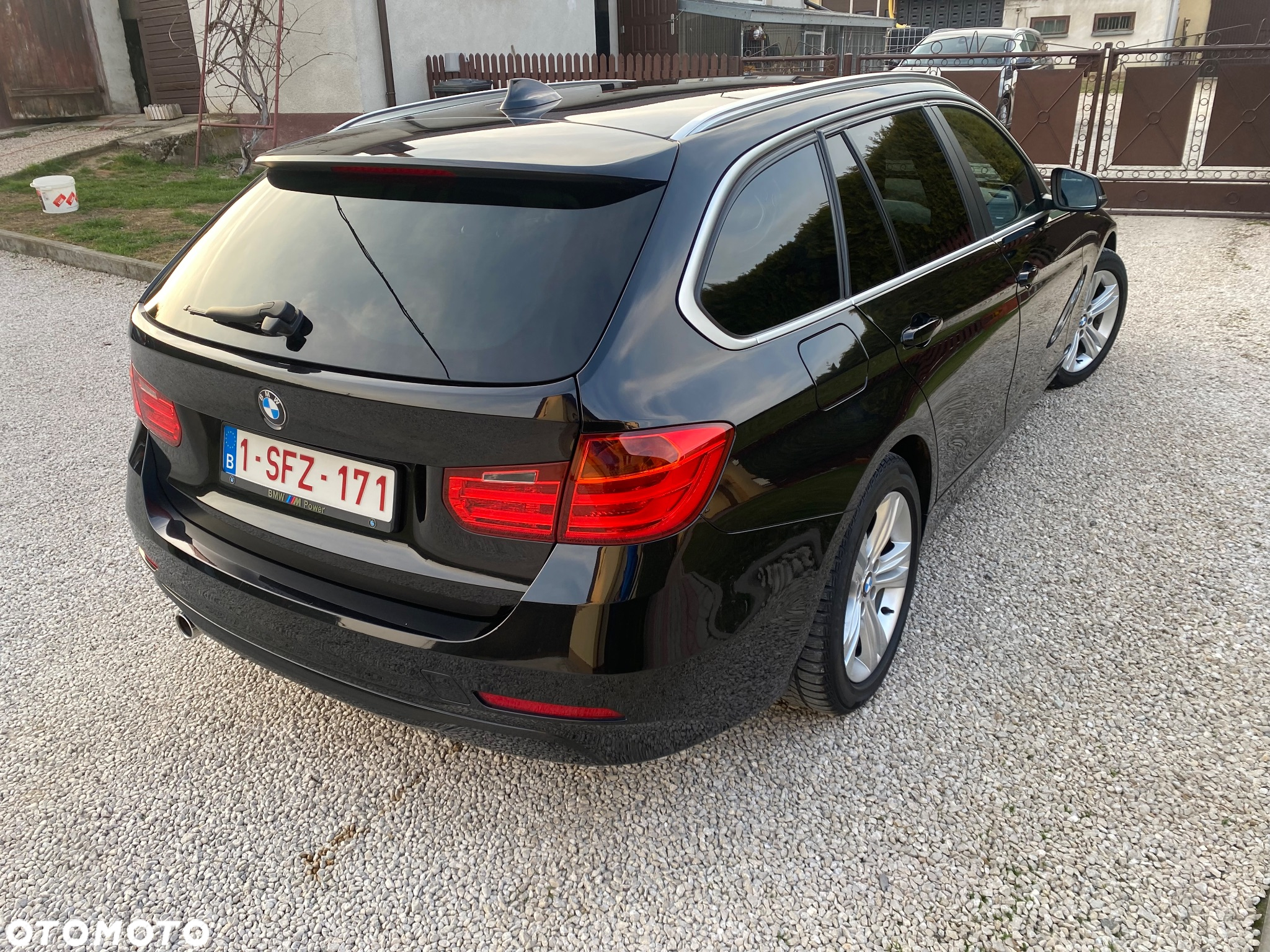 BMW Seria 3 318d Touring - 25