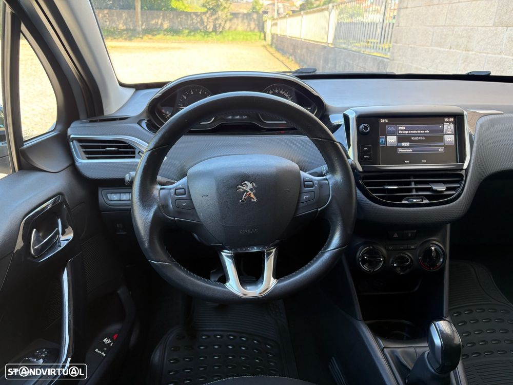 Peugeot 208 1.2 PureTech Style - 12