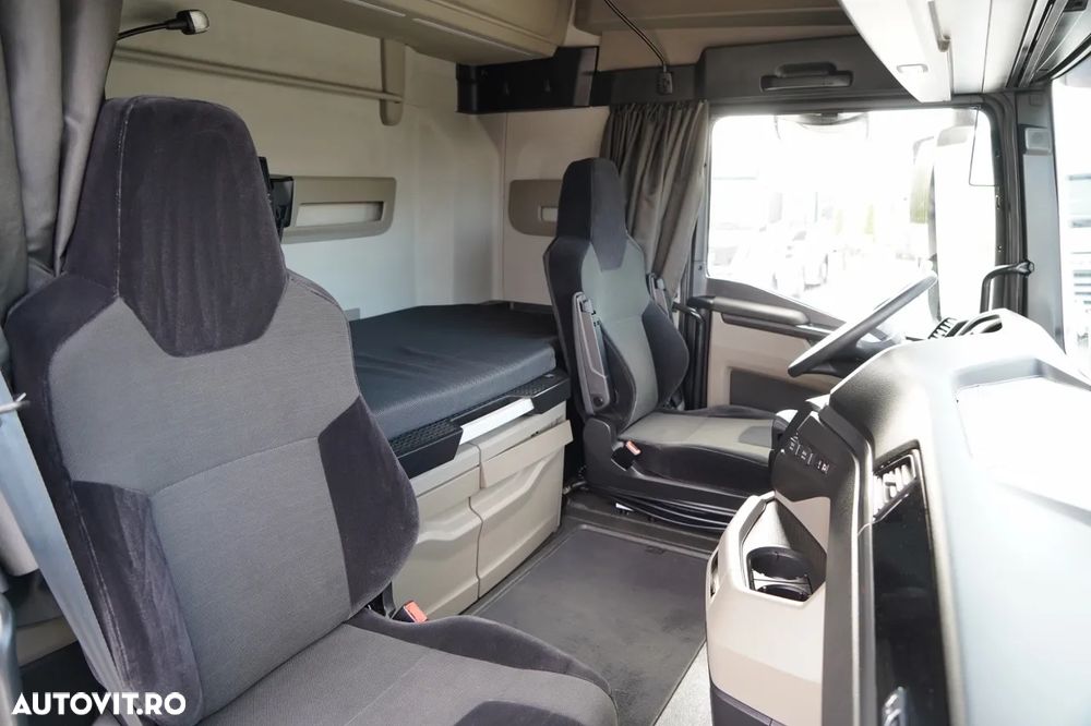 MAN TGX 26.470 / 6x2 / CORTINĂ / SOLO / 6x2 / 120 m3 / PUNȚĂ RIDICATĂ / I-PARK COOL / BALANȚĂ PODEA / - 33