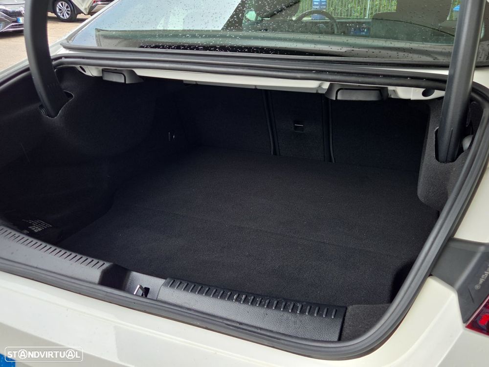 Mercedes-Benz CLA 250 e Style Plus - 24