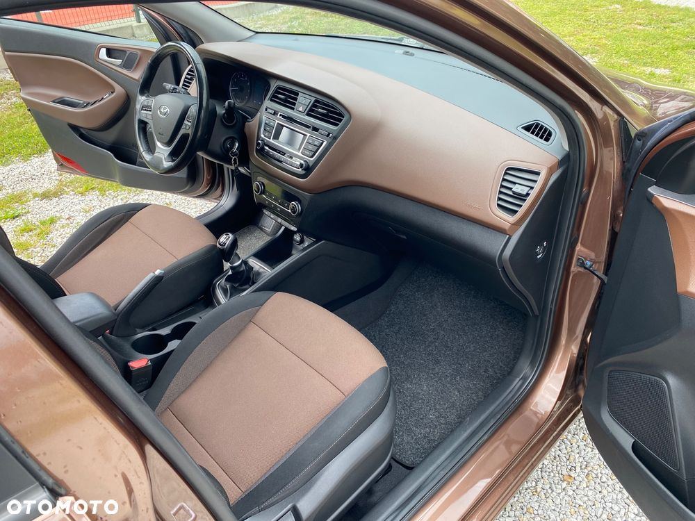 Hyundai i20 1.4 YES Gold - 20