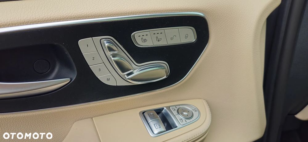 Mercedes-Benz Klasa V 300 d 4-Matic Exclusive 9G-Tronic (d³ugi) - 19