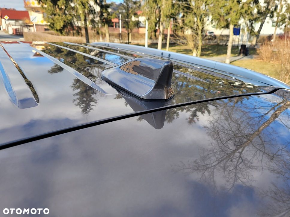 Mitsubishi Outlander 2.0 Intense + Navi 4WD CVT - 30