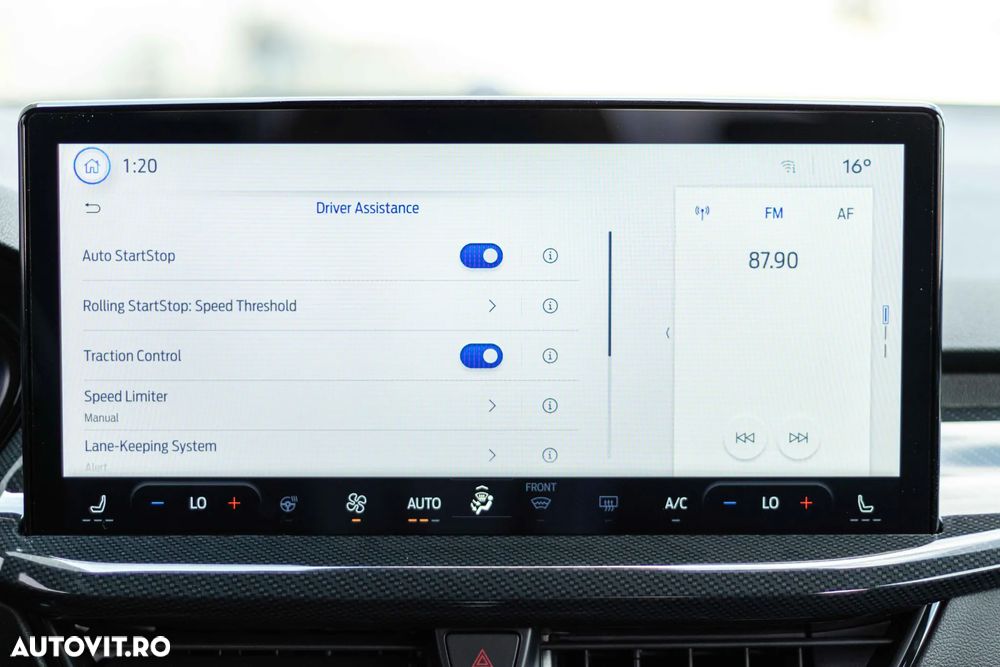 Ford Focus 1.0 EcoBoost 6MT MHEV ST-Line X - 35