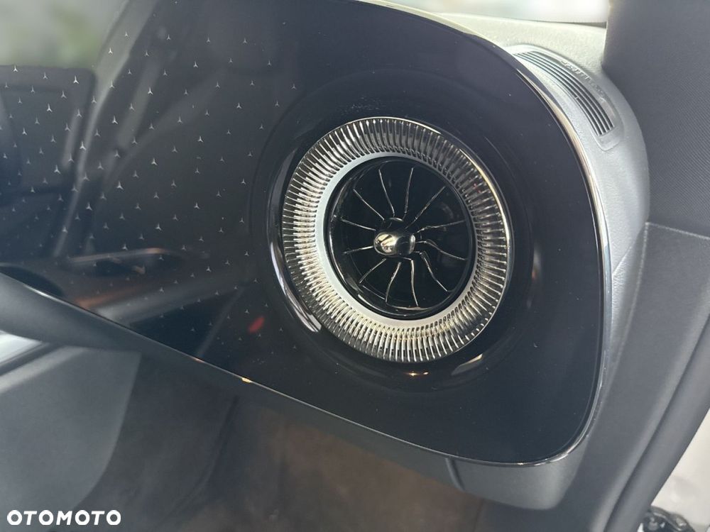 Mercedes-Benz CLA - 10