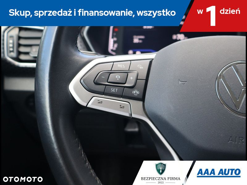 Volkswagen T-Cross - 17