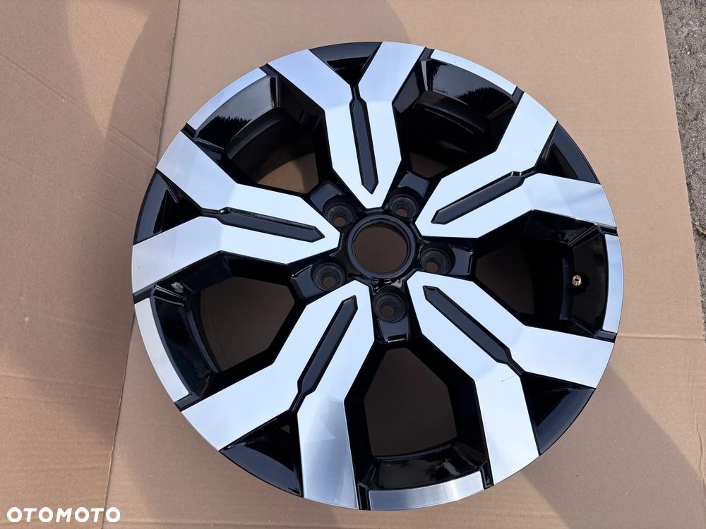 Felga Aluminiowa Ładna Dacia Duster II 6.5 17 ET50 403005180R 403006311R 6.5J 17" CH5-50 5x114,3 - 2