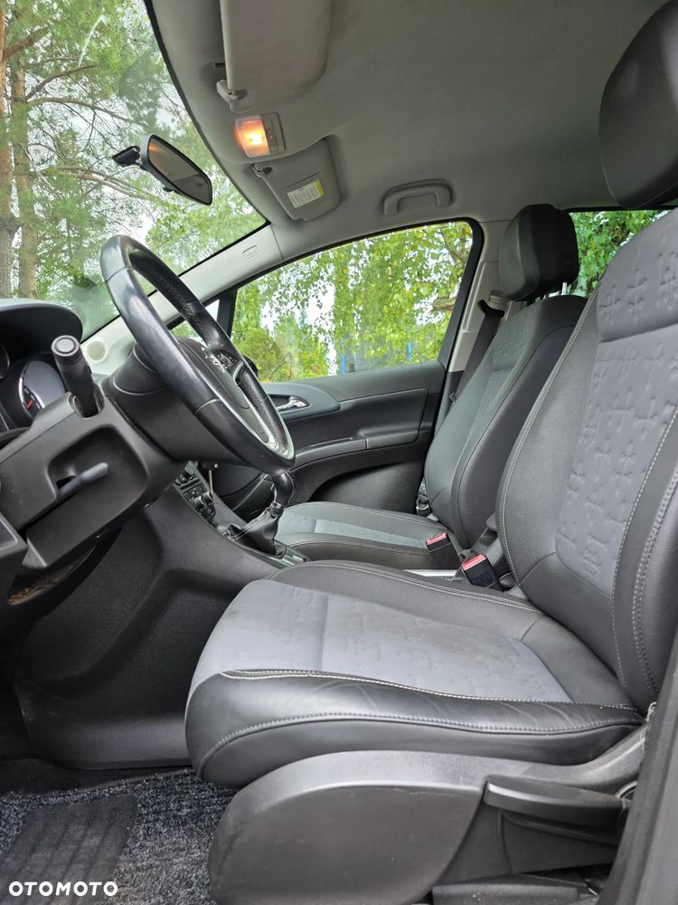 Opel Meriva ver-1-4-t-design-edition - 22