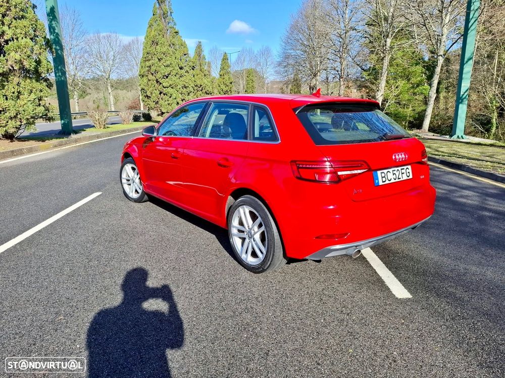 Audi A3 Sportback 1.6 TDI S tronic sport - 4