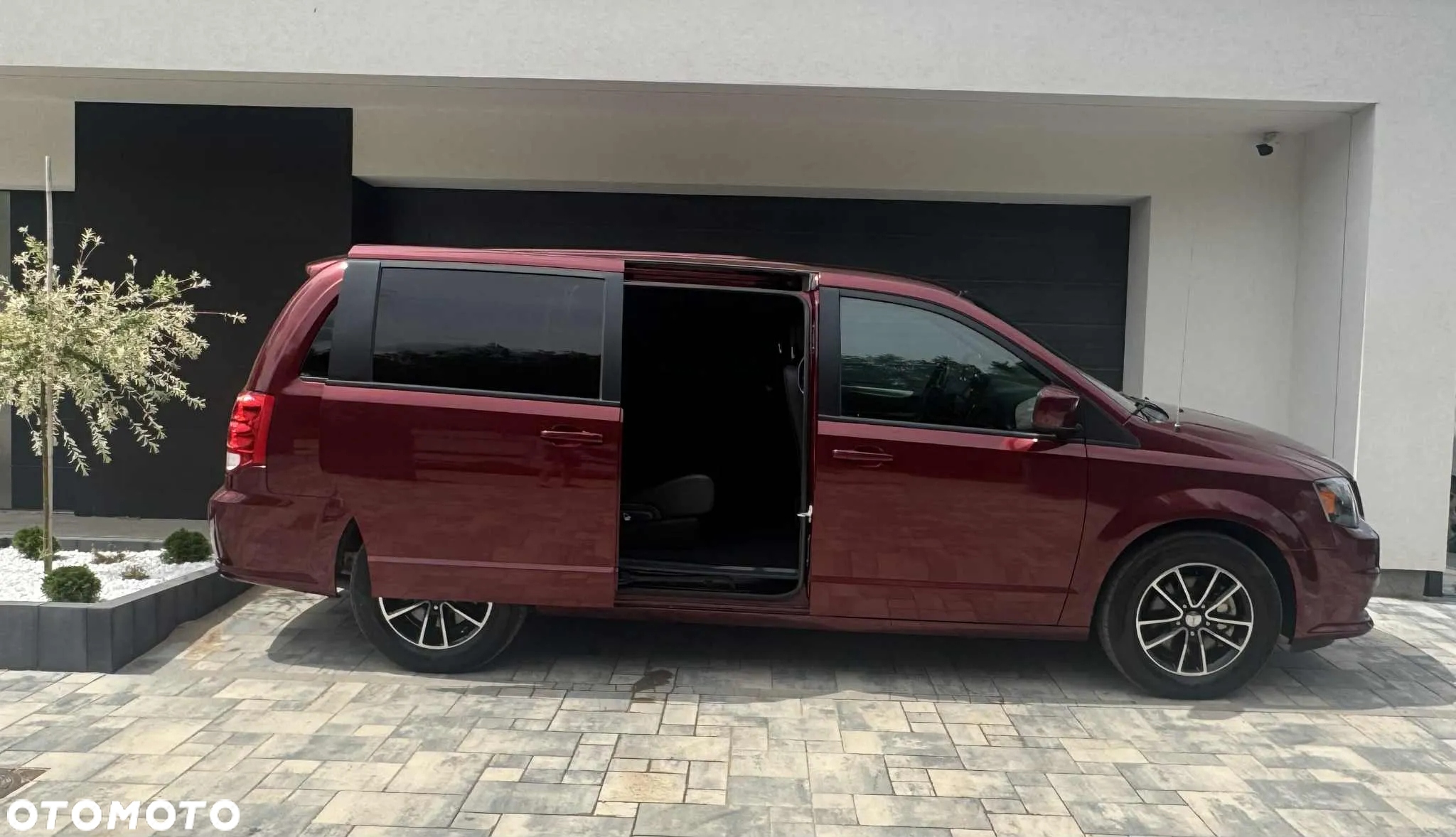 Dodge Grand Caravan - 6