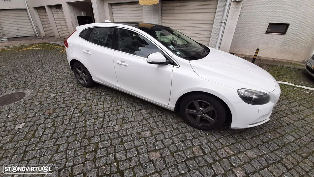 Volvo V40 D2 Momentum - 1