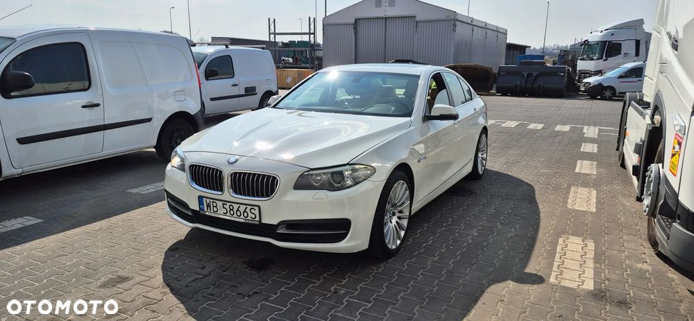 BMW Seria 5 528i xDrive Sport-Aut Modern Line - 1