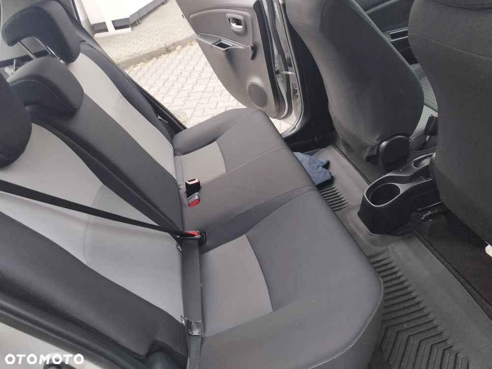 Toyota Yaris 1.5 Premium - 8