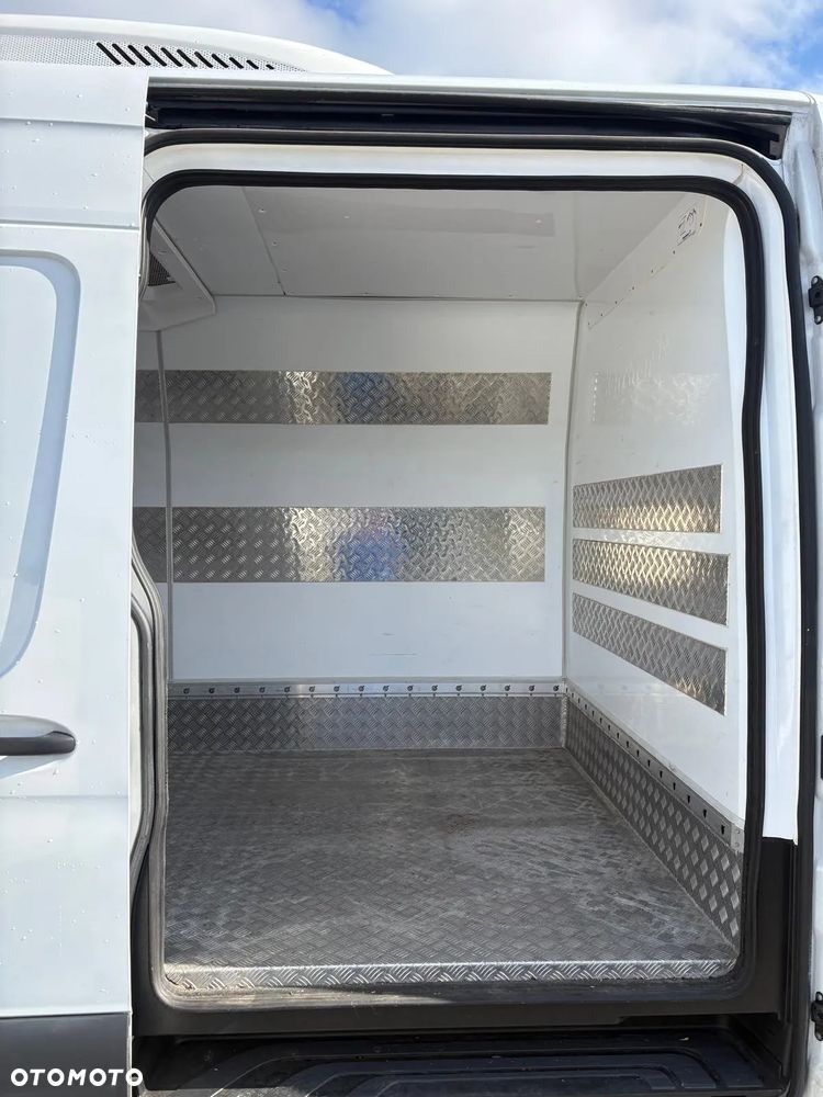 Mercedes-Benz Sprinter - 10